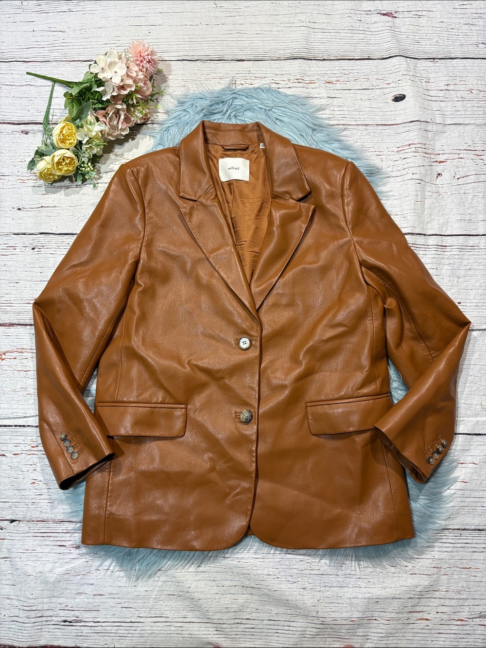 Aritzia Wilfred Memories Oversized Faux Leather Blazer in Rich Chestnut